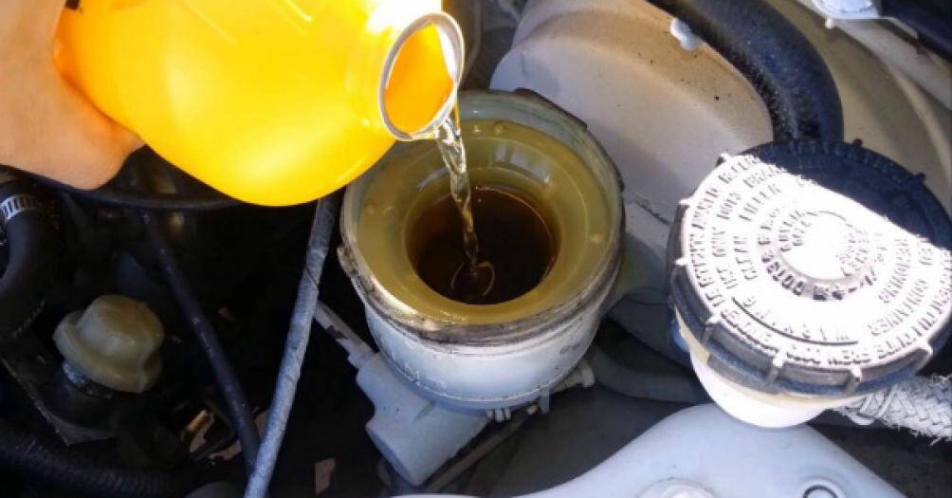 Lười thay dầu phanh ô tô có thể sẽ dẫn đến những hậu quả đáng tiếc